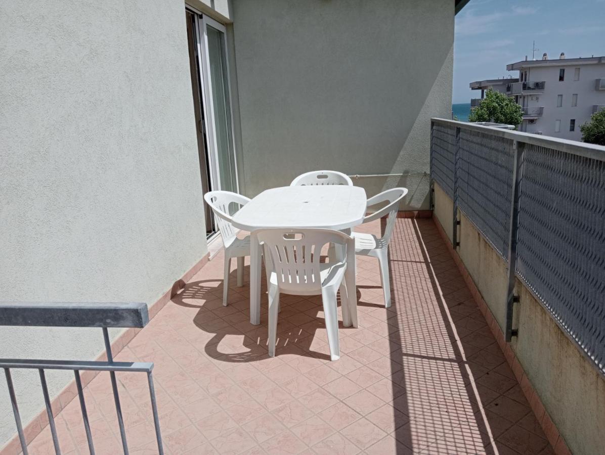 Appartamenti Carlotta Rimini Buitenkant foto